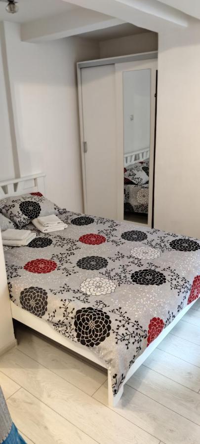 Studio Apartman Kocka Belgrad Exterior foto