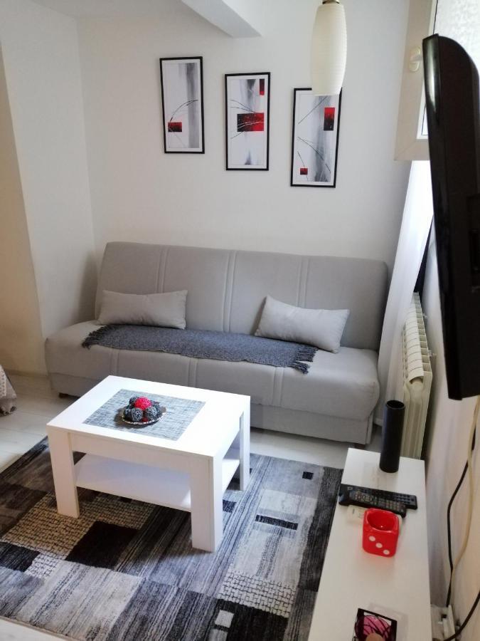Studio Apartman Kocka Belgrad Exterior foto