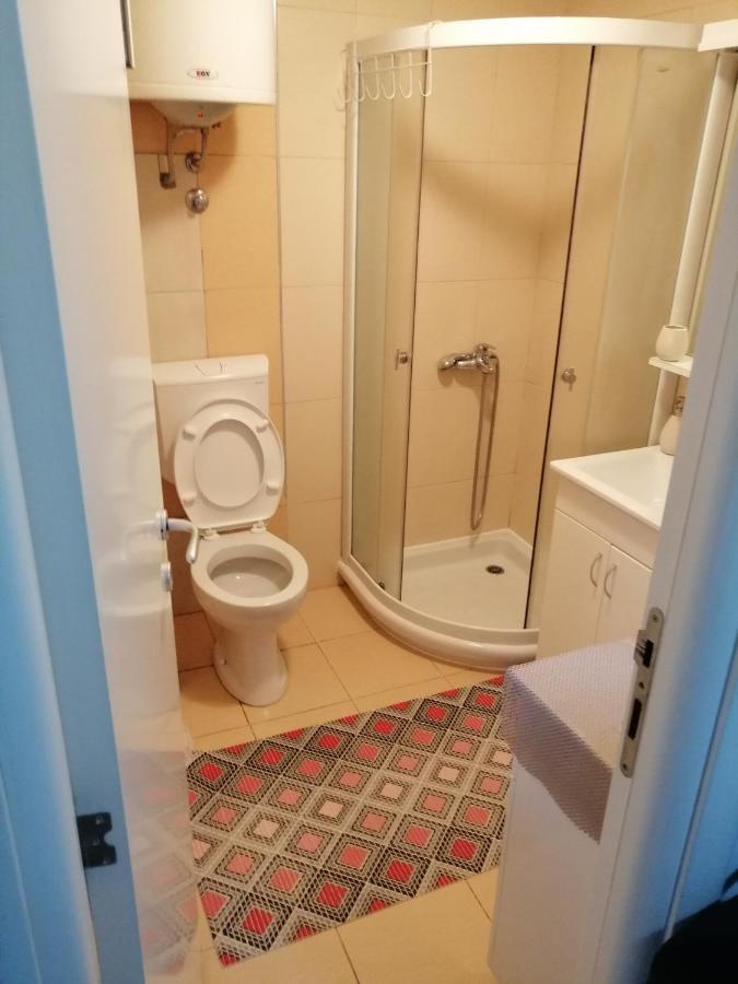 Studio Apartman Kocka Belgrad Exterior foto
