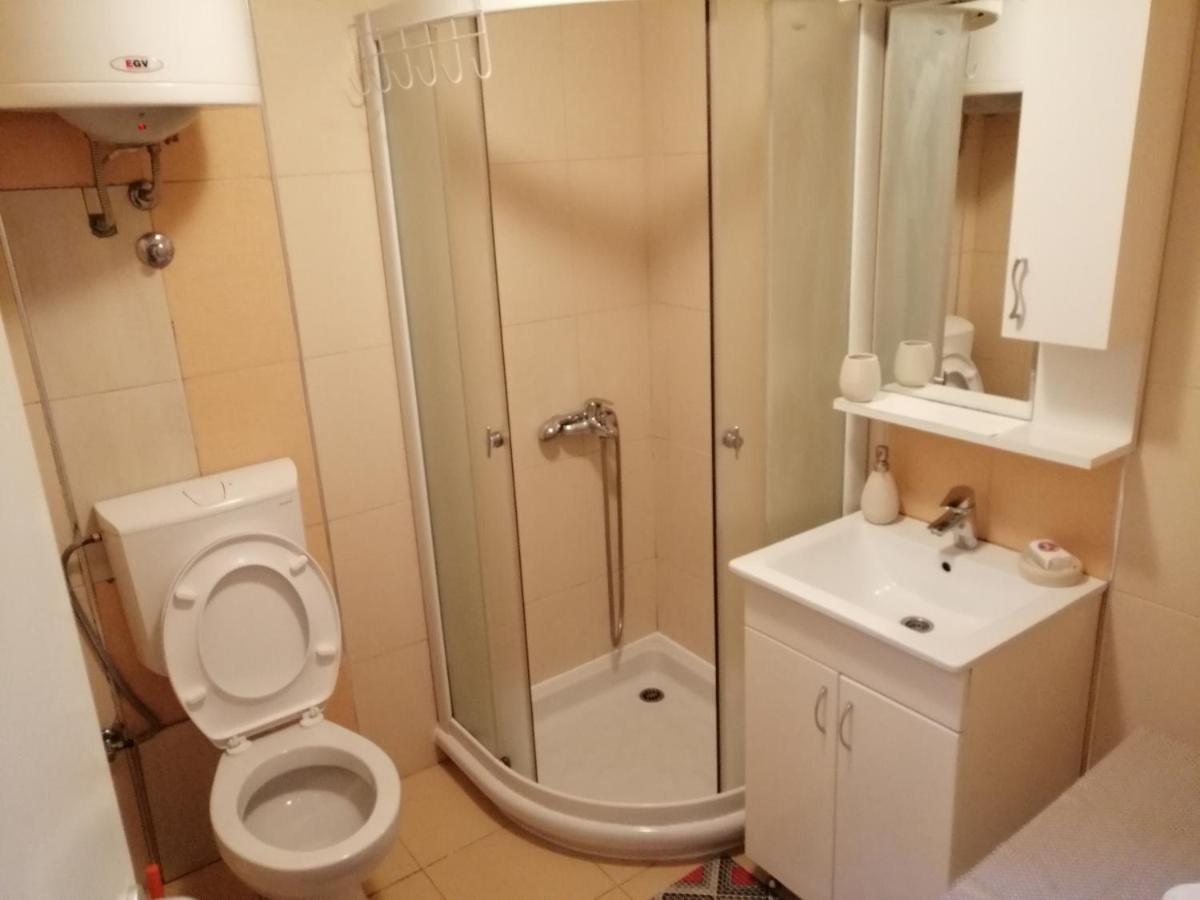 Studio Apartman Kocka Belgrad Exterior foto