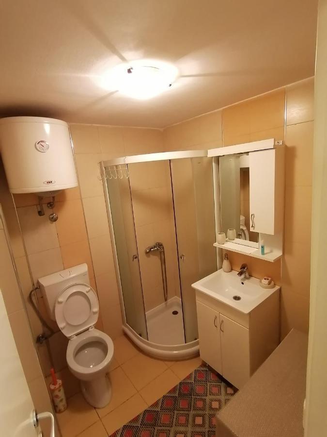 Studio Apartman Kocka Belgrad Exterior foto